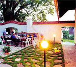 Family Holidays � Hartmanice